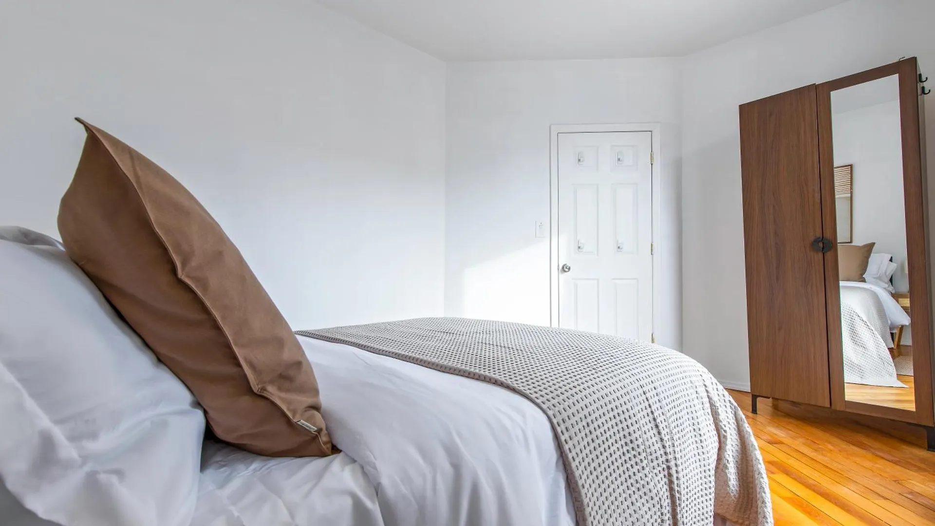 Marvelous & Cozy 3Bdr & 2Bth In New York Apartment