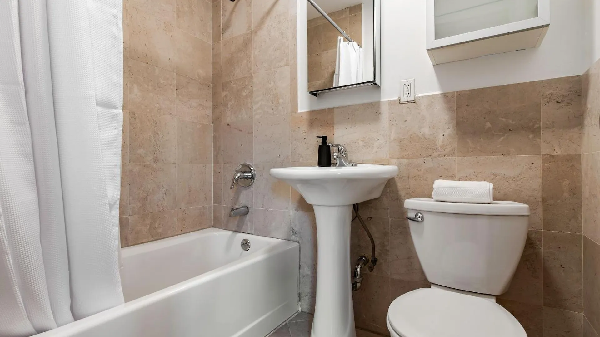 Marvelous & Cozy 3Bdr & 2Bth In New York Apartment 0*,  United States